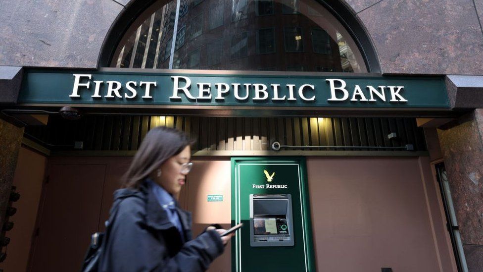 Крупные банки вливают средства в Первую Республику, чтобы укрепить доверие к банковской системе