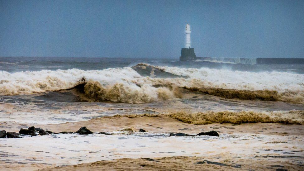 Large waves off Scottish coast