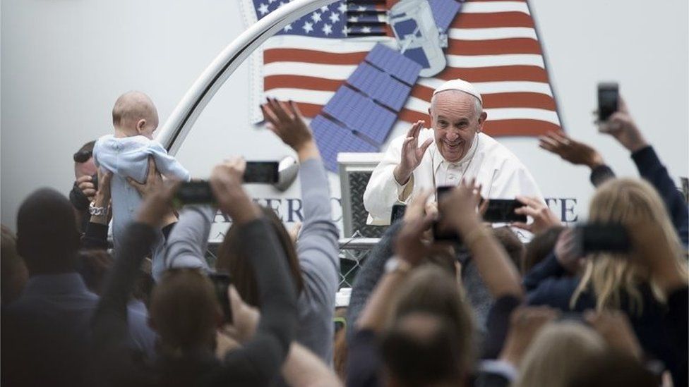 Pope Francis Holds Large Mass In Philadelphia To End US Visit - BBC News