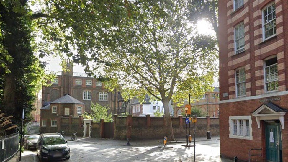 Google StreetView image showing Arnold Circus looking onto redbrick houses on Club Row