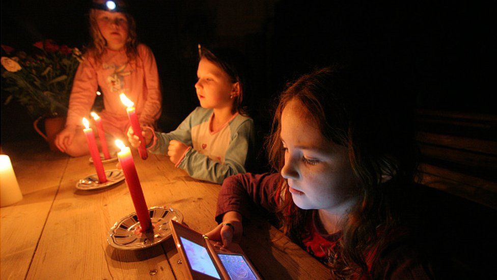 Como carregar seu celular sem rede elétrica em 3 passos simples