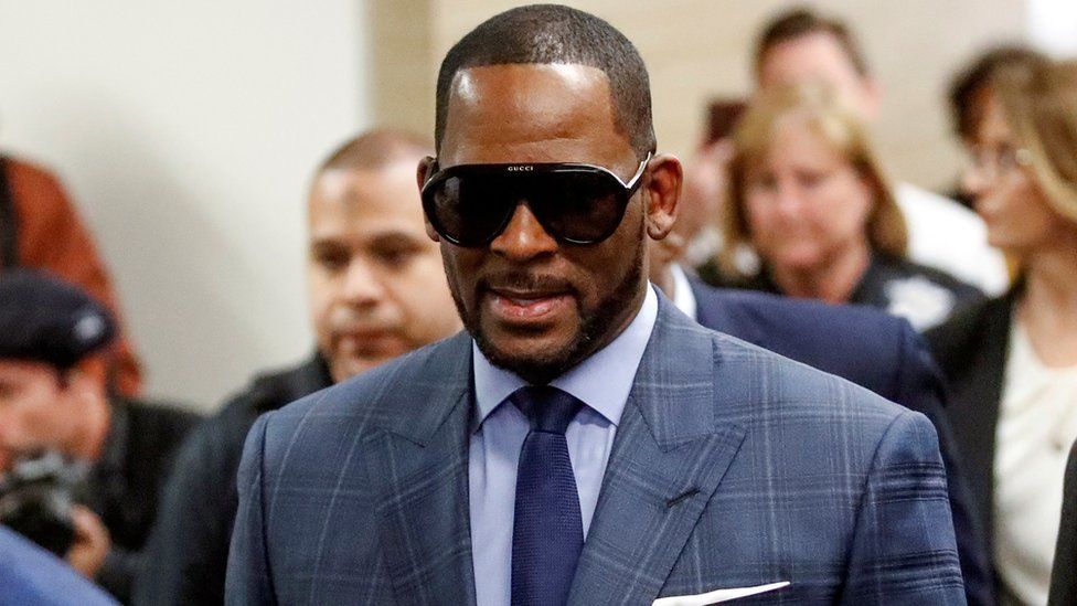 Singer R. Kelly arrives for a child support hearing at a Cook County courthouse in Chicago, Illinois, U.S. March 6, 2019