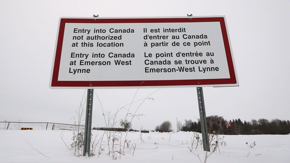 Canada border sign