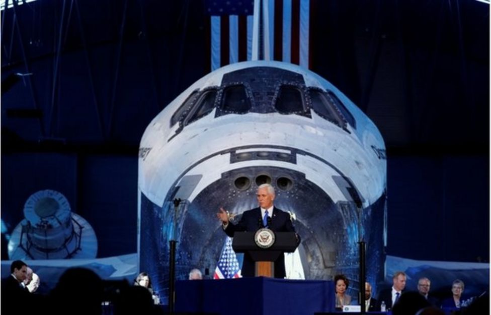 Mike Pence wants to see astronauts return to the Moon - BBC News