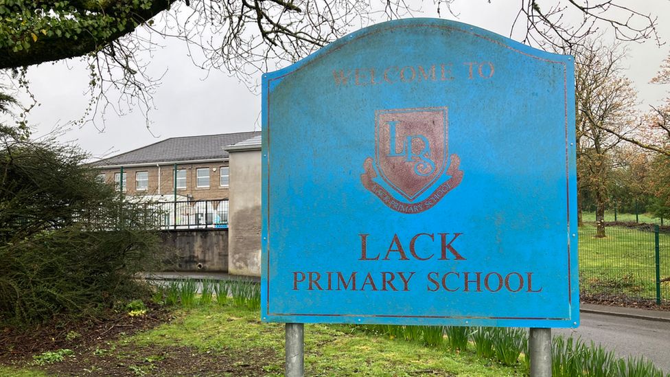Lack Primary School entrance