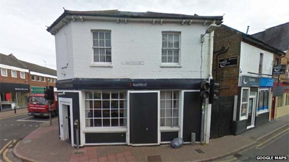 Twyford villagers petition against closure of last bank BBC News
