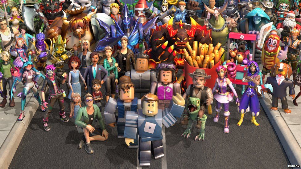 Roblox characters in a line