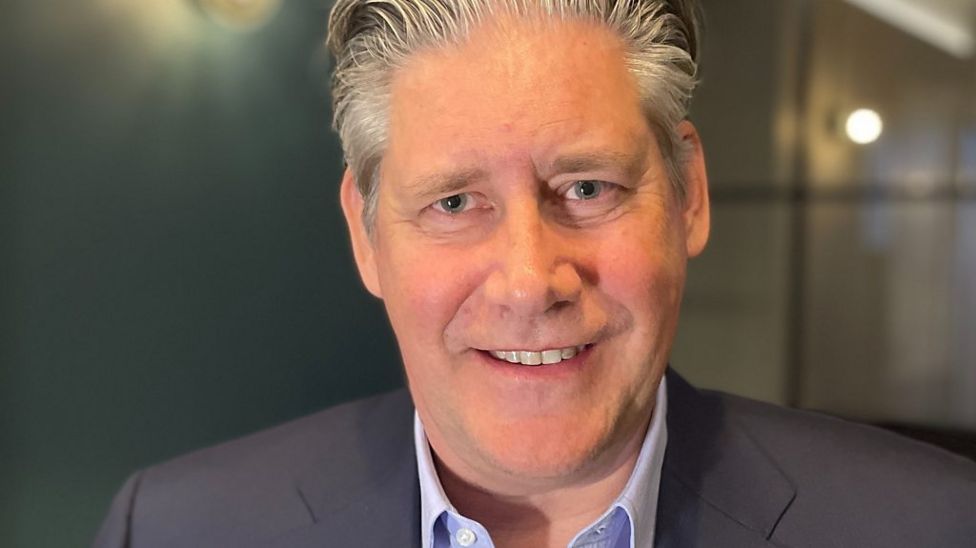 EasyJet face mask rule to be dropped on some flights BBC News