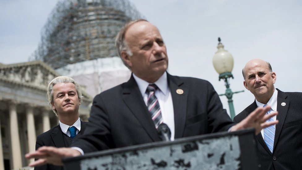 Geert Wilders (left) listens as Republican Steve King (centre) speaks during a press conference in Washington DC, 30 April 2015