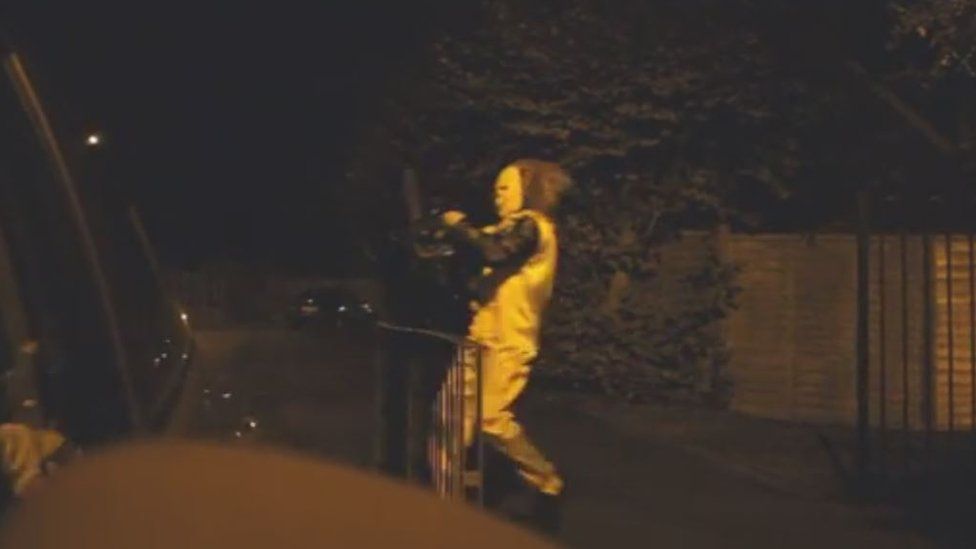 'creepy Clown' Sorry For Chainsaw Stunt Amid Rise In Sightings - Bbc News