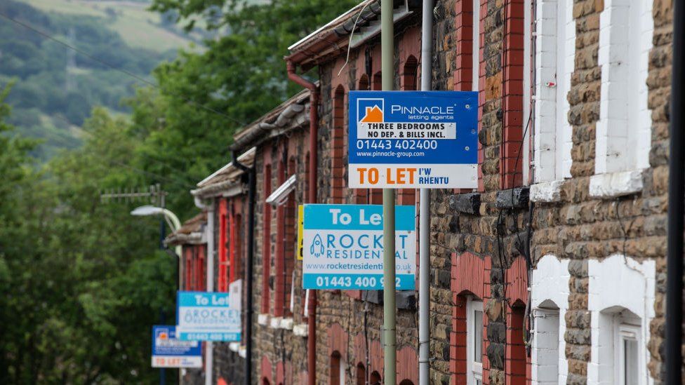 To let signs outside student terraced housing in Pontypridd
