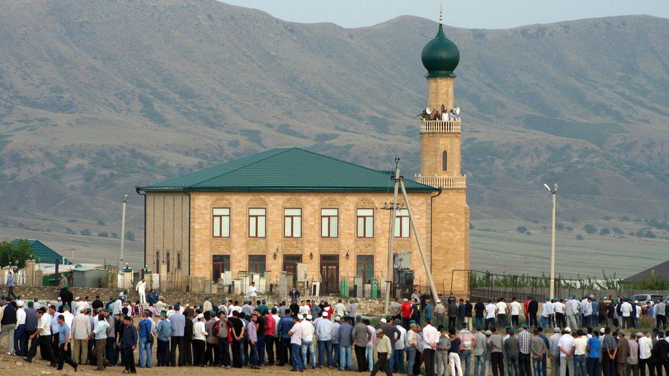 Mosque in Khasavyurt, Dagestan, 28 Aug 12