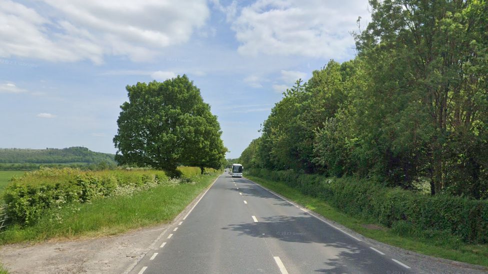 A36 traffic Wiltshire road closed after serious crash BBC News