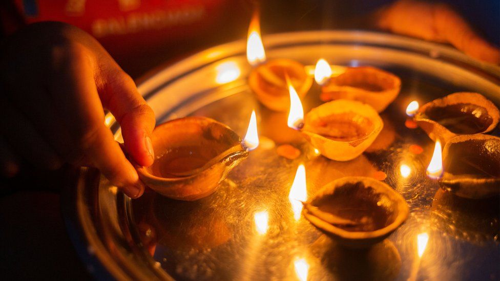 Diwali celebrations around the world - BBC Newsround