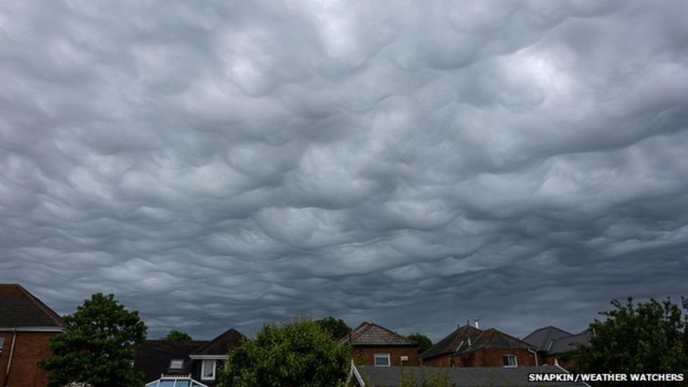Gallery: Thundery clouds - BBC Weather
