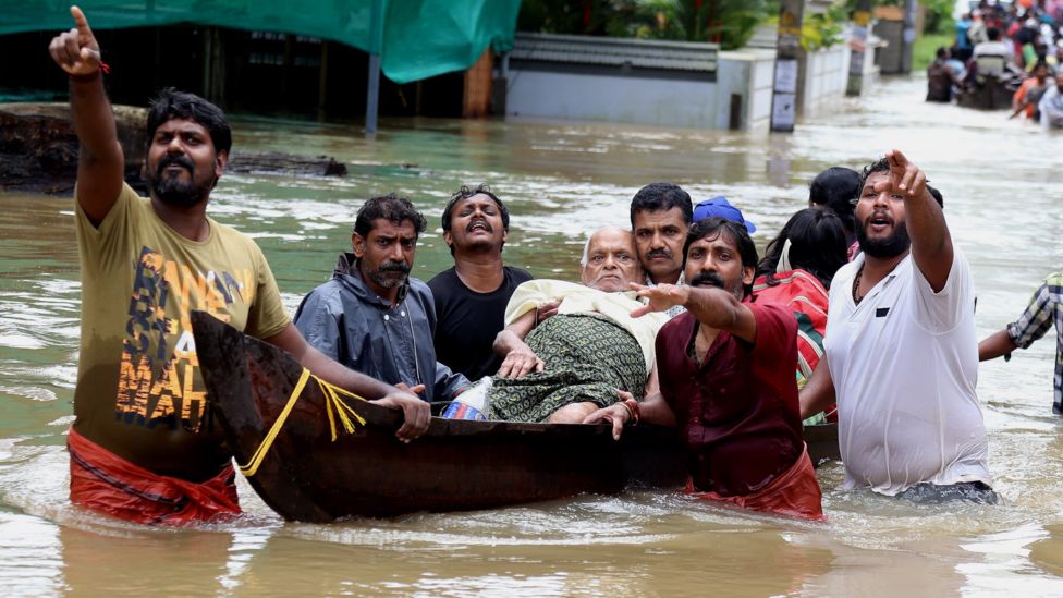 Kerala Floods: At Least 26 Killed As Rescuers Step Up Efforts - BBC News