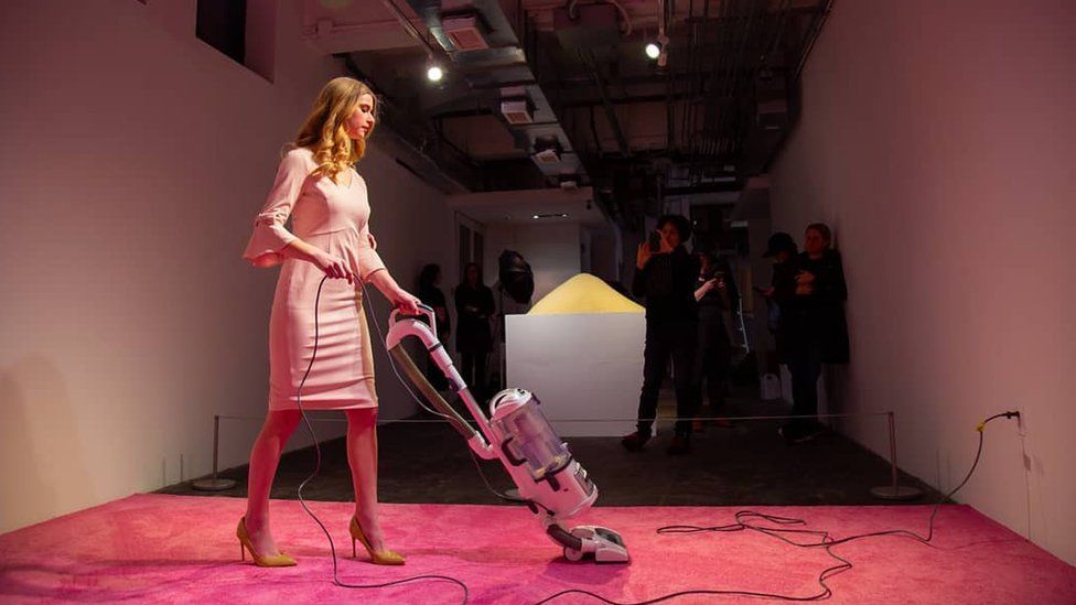 Ivanka Vacuuming, Jennifer Rubell