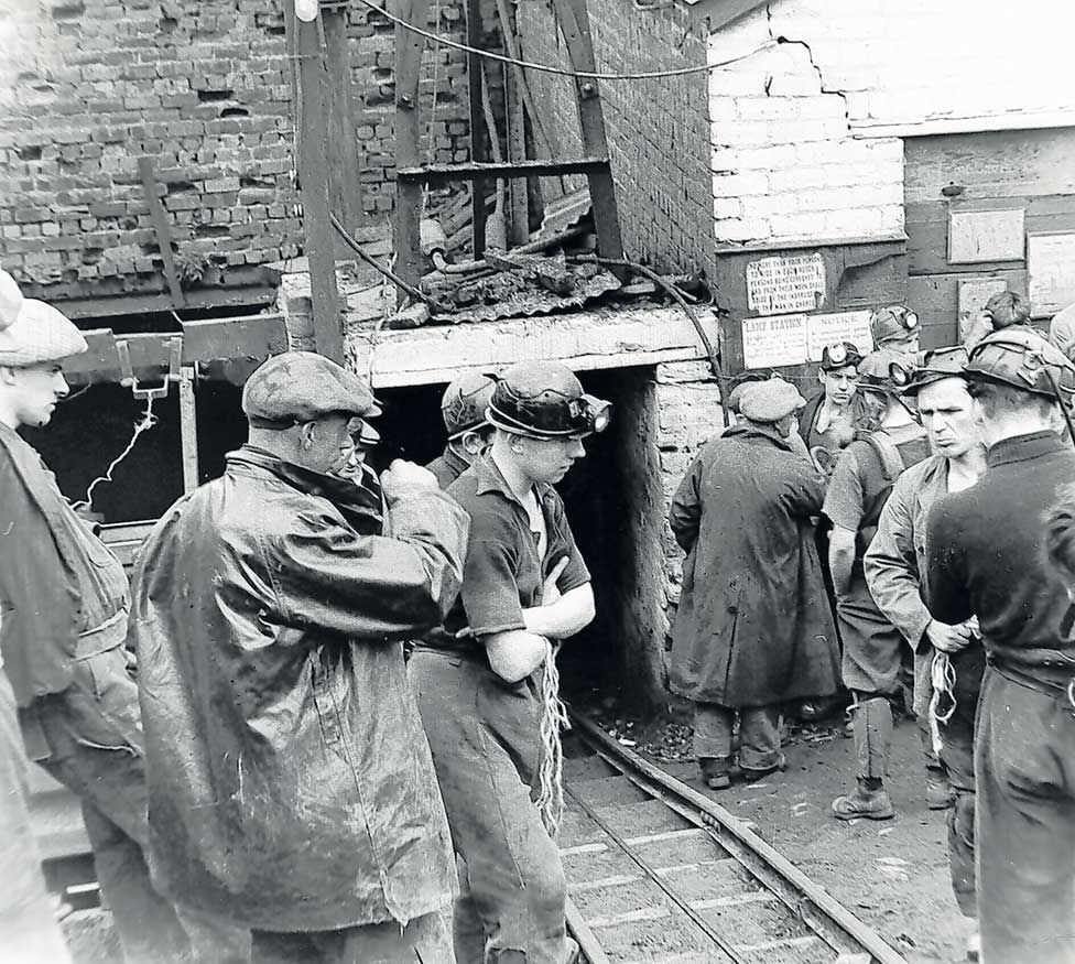 The great Knockshinnoch mine rescue - BBC News