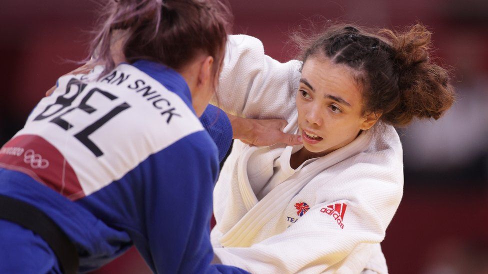 Tokyo Olympics First Medal For Team Gb As Chelsie Giles Wins Bronze Bbc Newsround