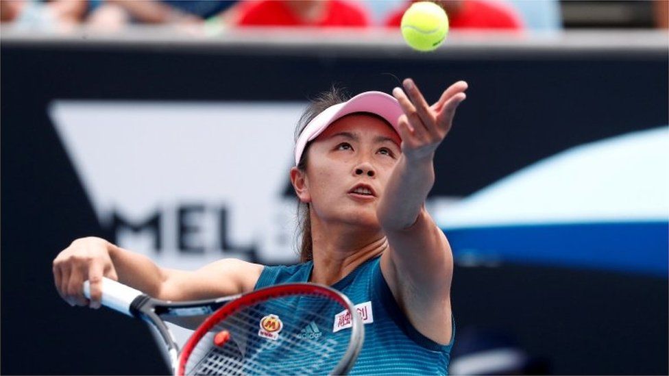 Peng Shuai playing tennis