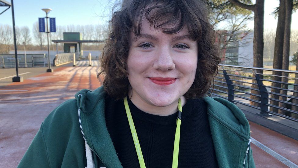 Refundable cans and bottle fee aims to boost recycling BBC News