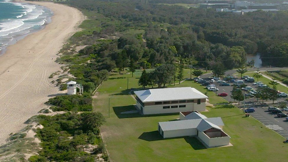 Fairy Meadow beach today - the open-air ladies' changing rooms, where Cheryl was last seen, are closest to the camera