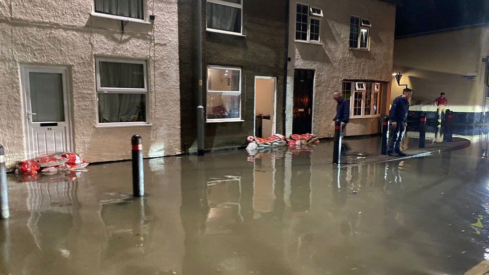 Market Rasen Houses flooded after heavy rain hits Lincolnshire BBC News