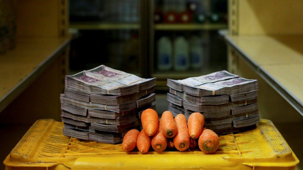 CARLOS GARCIA RAWLINS/REUTERS Un kilo de zanahorias costaba lo mismo que el salario mínimo, 3.000.000 de bolívares.
