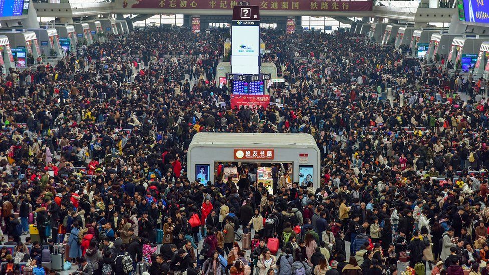 Crowded Chinese train station