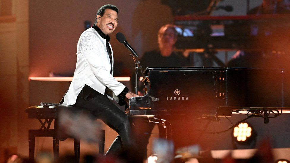 Lionel Ritchie at the piano