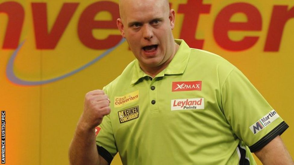 Michael van Gerwen retains Players Championship title in Minehead - BBC