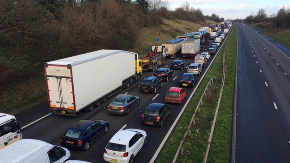 M5 southbound re-opened after tanker kerosene spill - BBC News