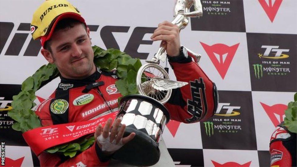 Michael Dunlop wins Superbike race