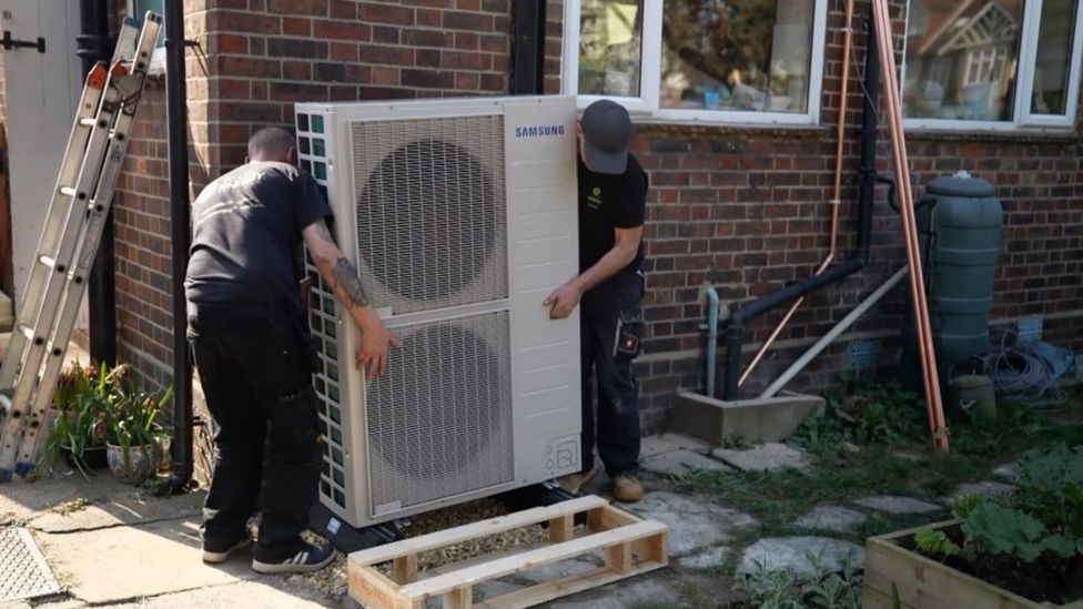 Farewell radiators? Testing out electric infrared wallpaper - BBC News