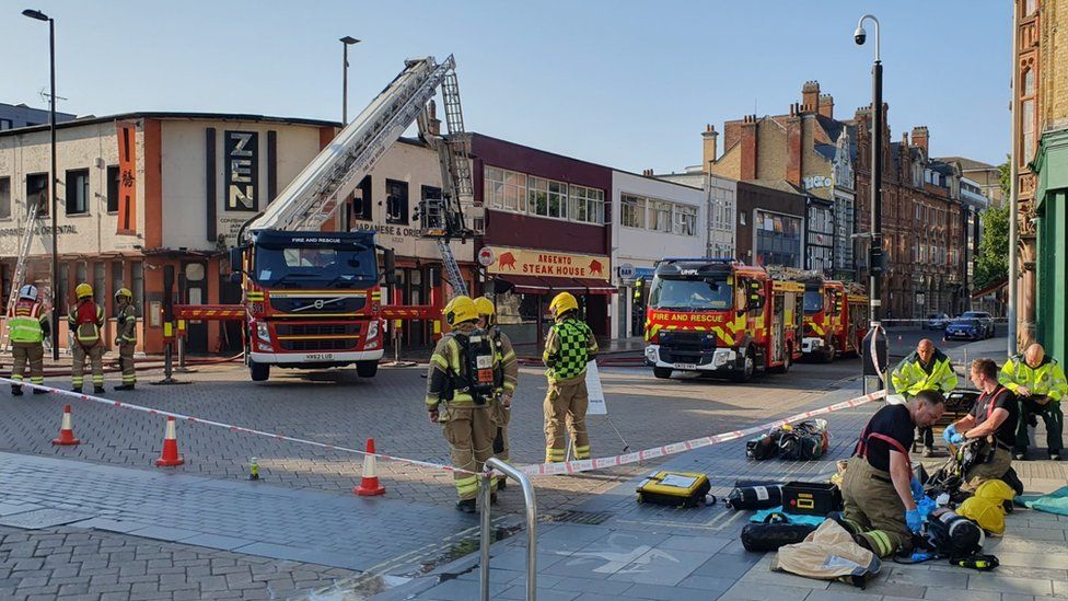 Southampton: Roads Shut As Firefighters Tackle City Centre Blaze - BBC News