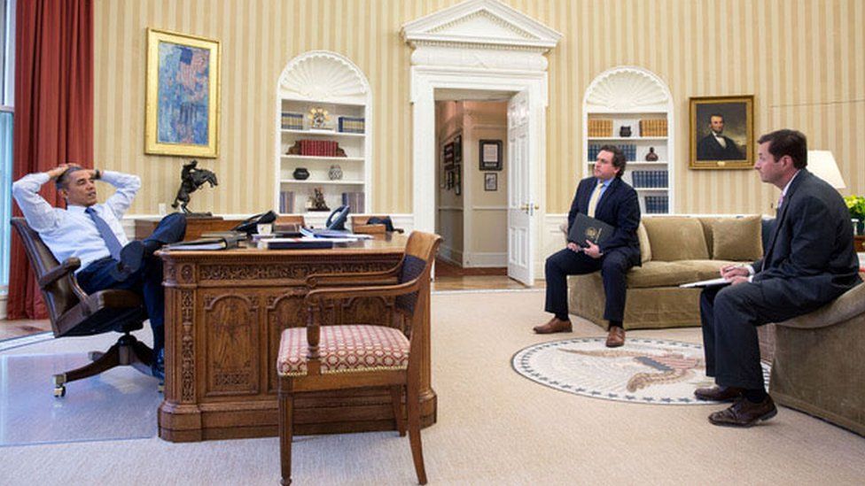 Барак Обама в Овальном кабинете с Коди Кинаном и Терри Шуплатом