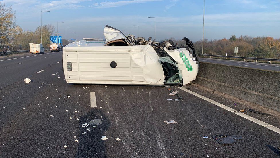 Four hurt in crash closing M1 northbound in Nottinghamshire BBC News