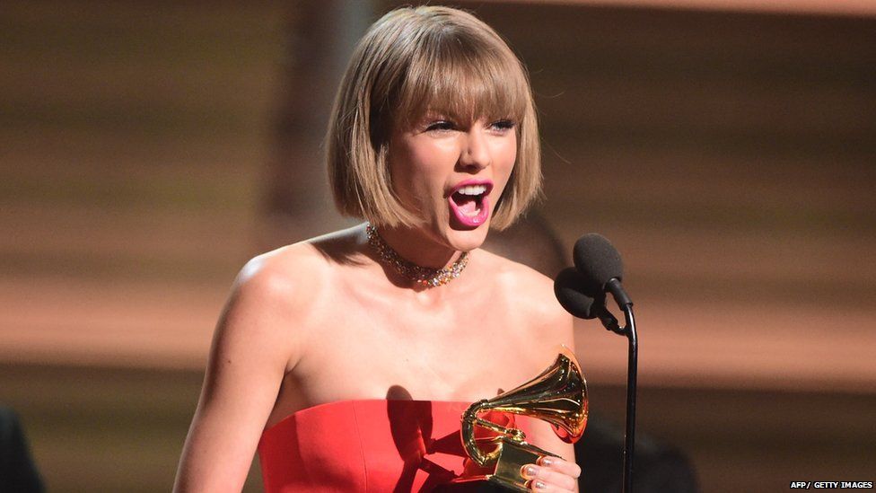 Taylor Swift disses Kanye West at the Grammy Awards during her