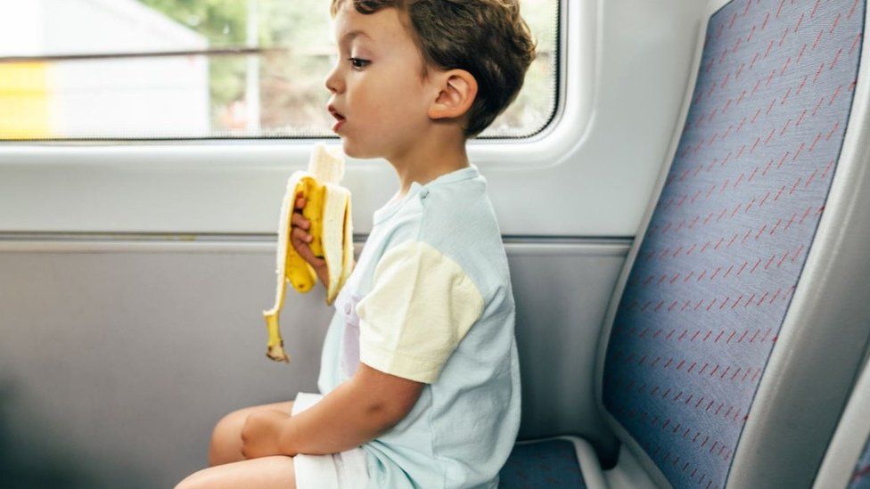 kid on bus trips and eats banana｜TikTok Search
