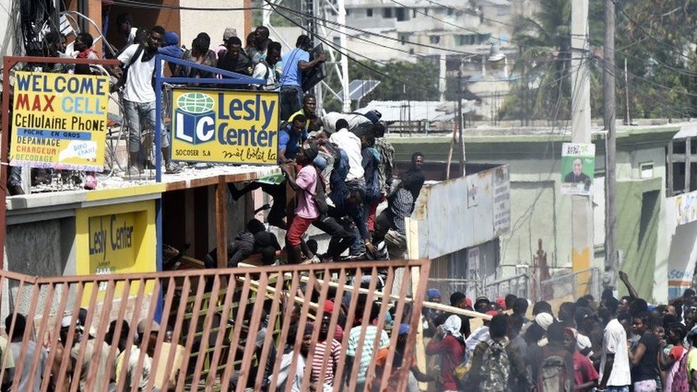 Haiti Fuel Protesters Anger Turns On President Moise Bbc News