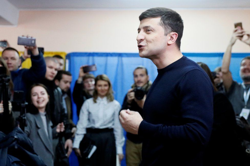 Volodymyr Zelenskiy casts his vote in Kiev, 31 March
