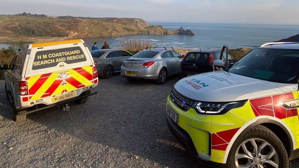 Emergency response crews at Three Cliffs