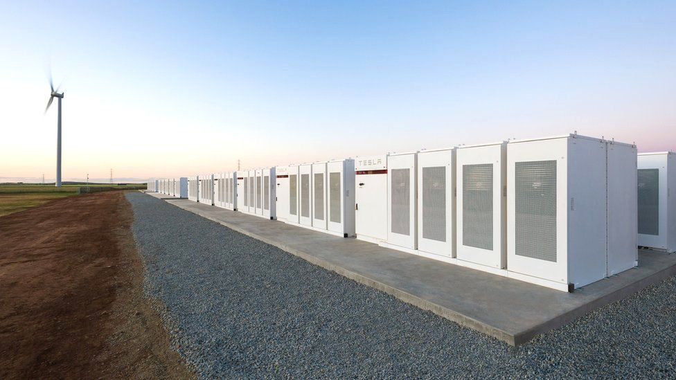 Cómo es y para qué sirve la nueva batería de litio de Tesla, la más grande del planeta