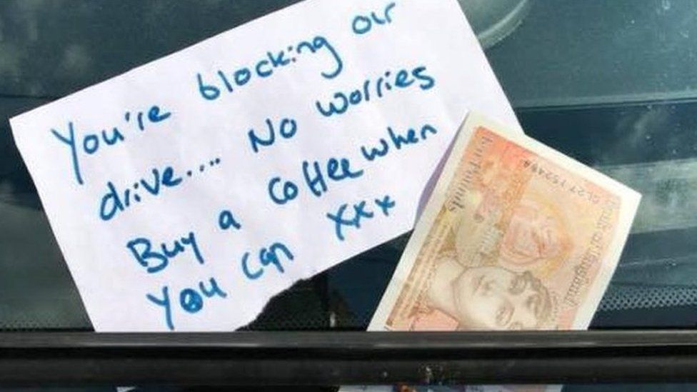Note and £10 left on ambulance windscreen
