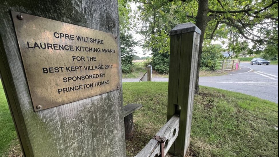 Award sign for Rushall village