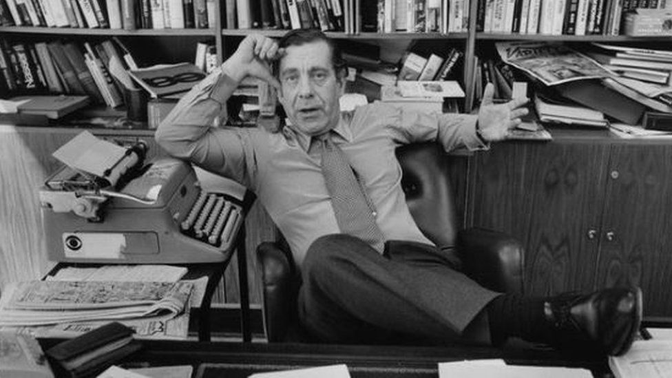 Veteran CBS News journalist Morley Safer dies BBC News