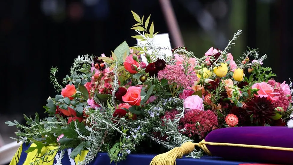 State funeral remembers Queen’s life of service (bbc.com)