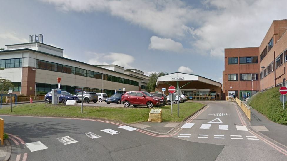 Coronavirus: Ten deaths at Stafford nursing home in four weeks - BBC News