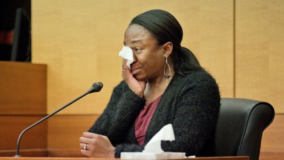 LaPrincia Brown, the half-sister of Bobbi Kristina Brown, cries on the witness stand in a wrongful death case against Bobbi Kristina's partner, Nick Gordon, in Atlanta (17 November 2016)