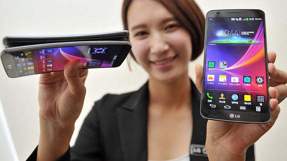 Fun but doomed: LG's most memorable smartphones - BBC News